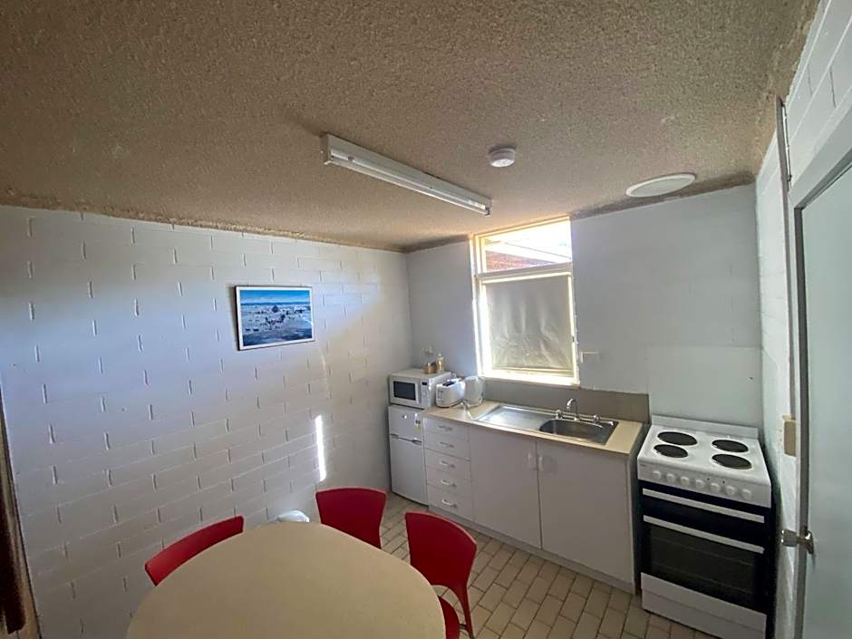Capri Motel