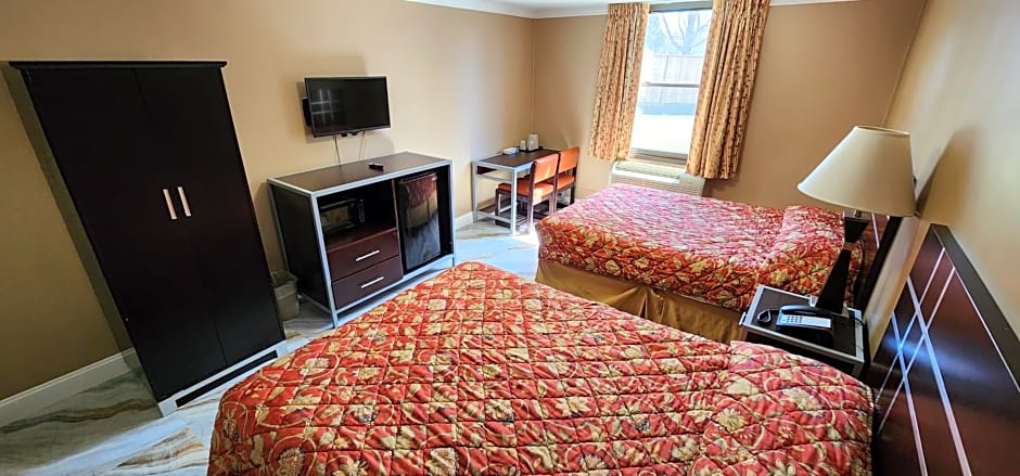 Town House Inn and Suites