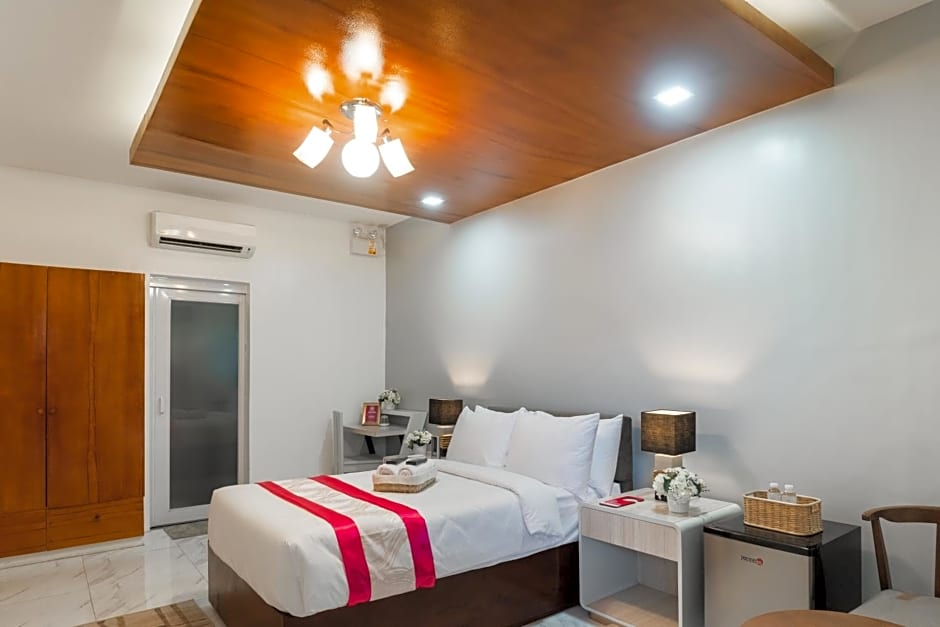 Monica Midtown Suites