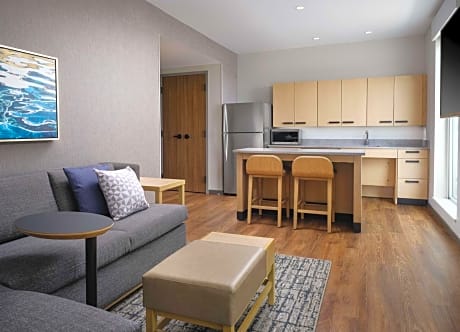 King Suite with Tub and Sofa Bed - Disability Access