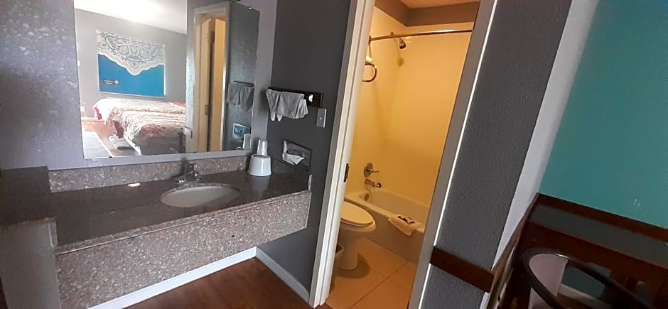 Woodfield Inn and Suites