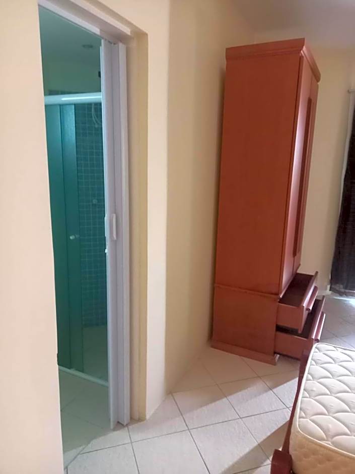 SOBRADO-BERTIOGA-Uso exclusivo para grupos de até 12 pessoas em 1 até 4 suítes