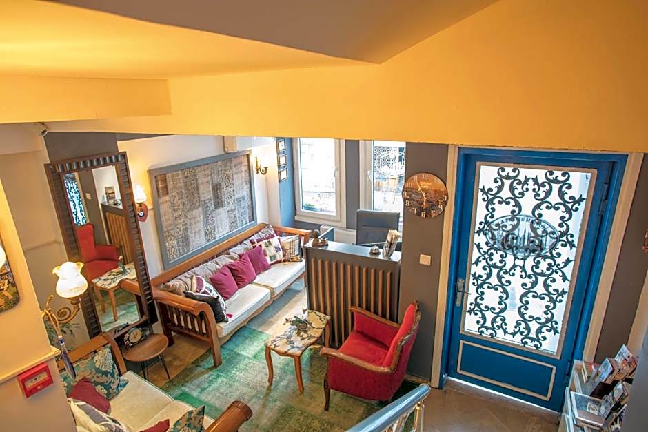 La Petite Maison Hotel