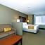 Comfort Inn & Suites East Moline near I-80