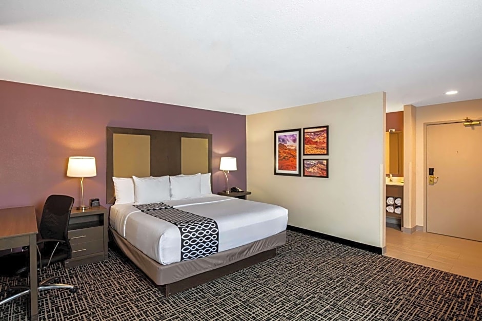 La Quinta Inn & Suites by Wyndham Las Vegas Nellis