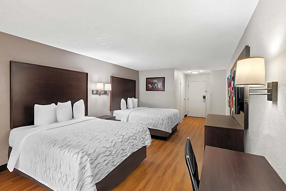 Red Roof PLUS+ & Suites Atlanta Airport South