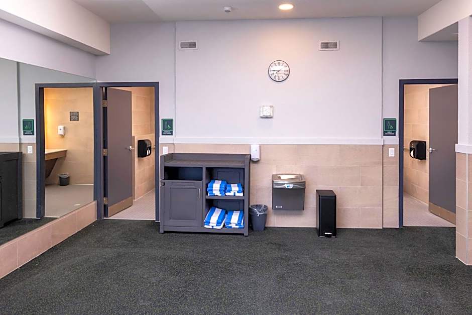 Holiday Inn Victoria - Elk Lake by IHG