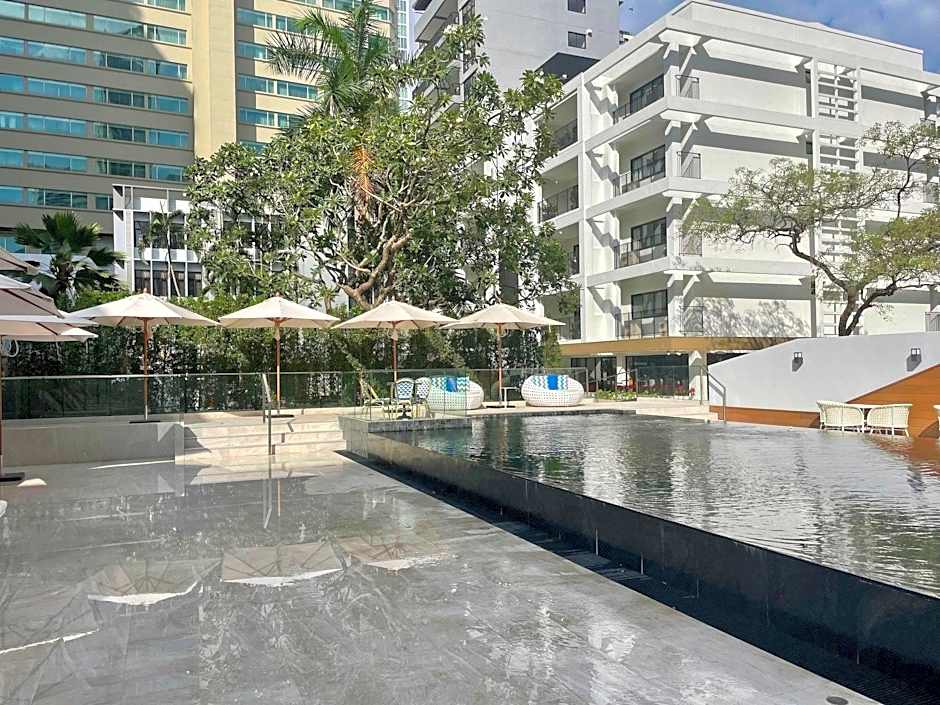 Floral Court Hotel & Residence Sukhumvit 13