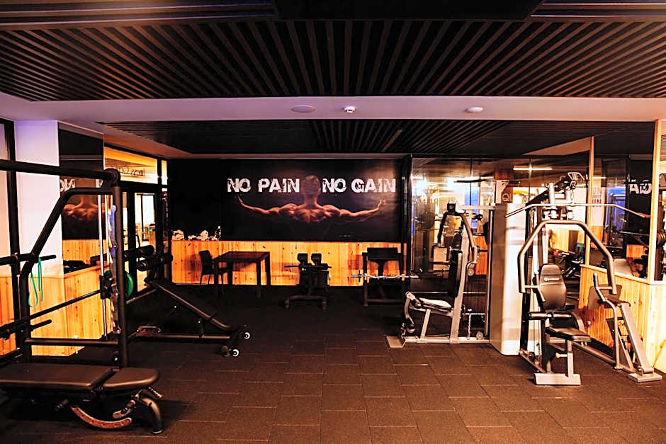 Karpalas City Hotel & Spa