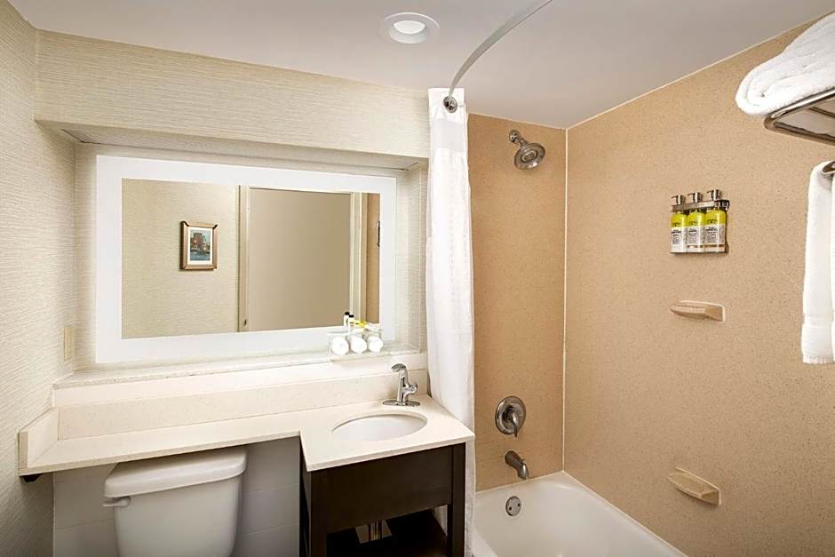 Holiday Inn Express Hotel & Suites Annapolis by IHG