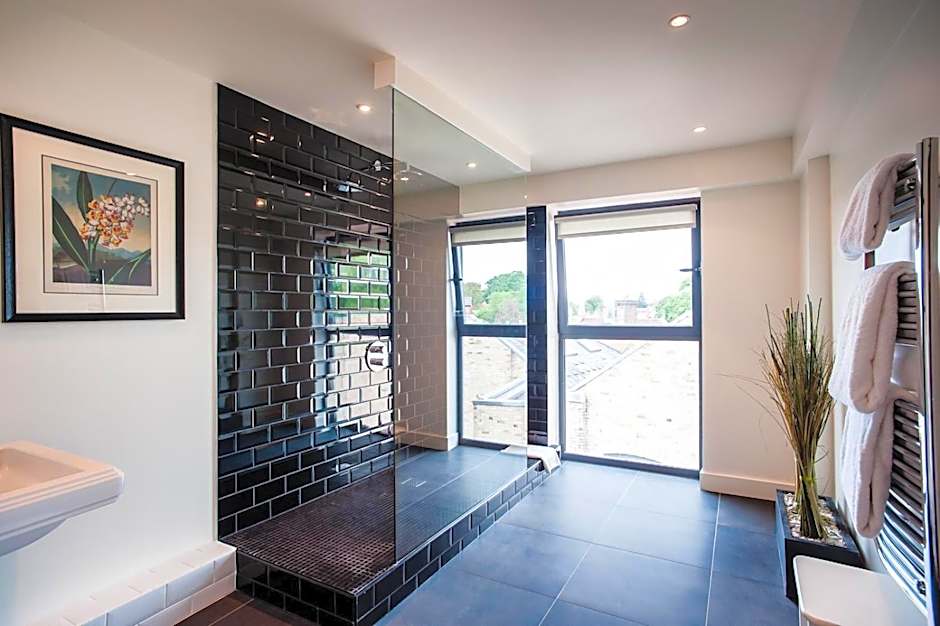 The Varsity Hotel & Spa