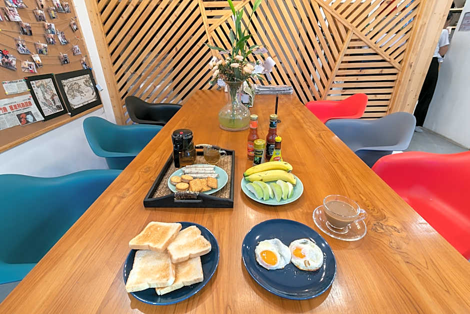 Timber Hostel by ZUZU