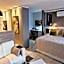 Seaflats Iate Plaza Hotel