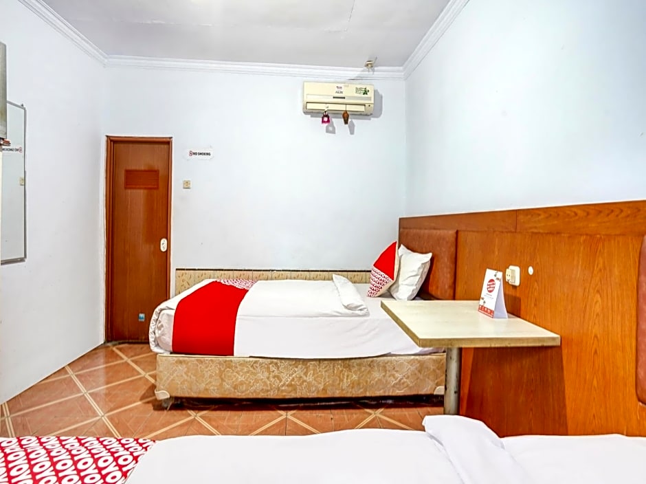 OYO 3710 Izzi Hotel