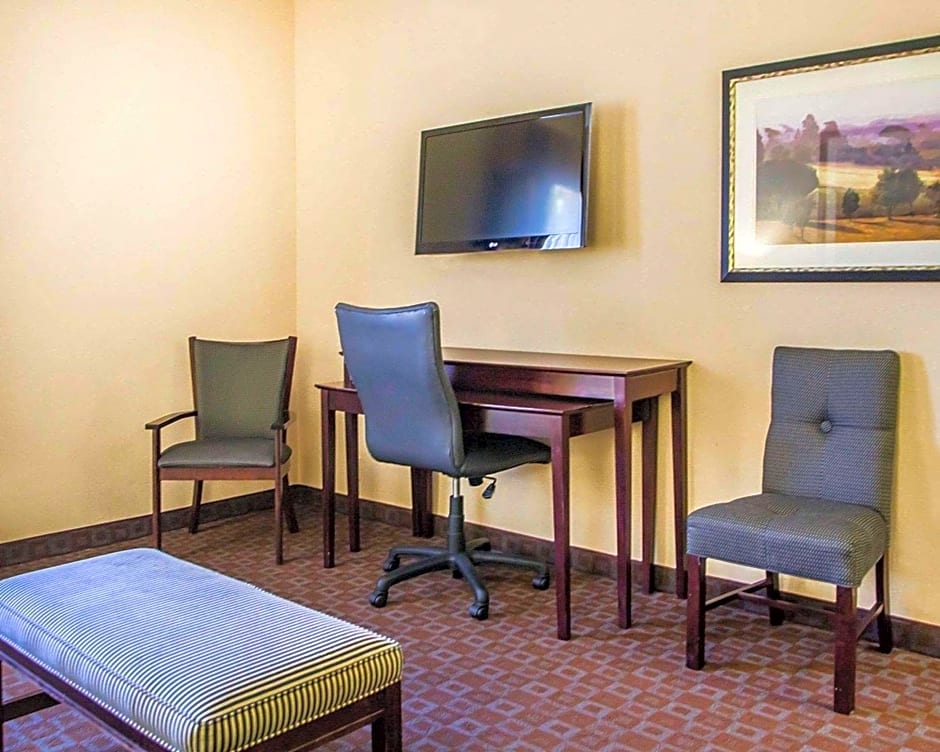 Quality Inn & Suites Peoria