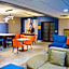 La Quinta Inn & Suites by Wyndham Fayetteville I-95