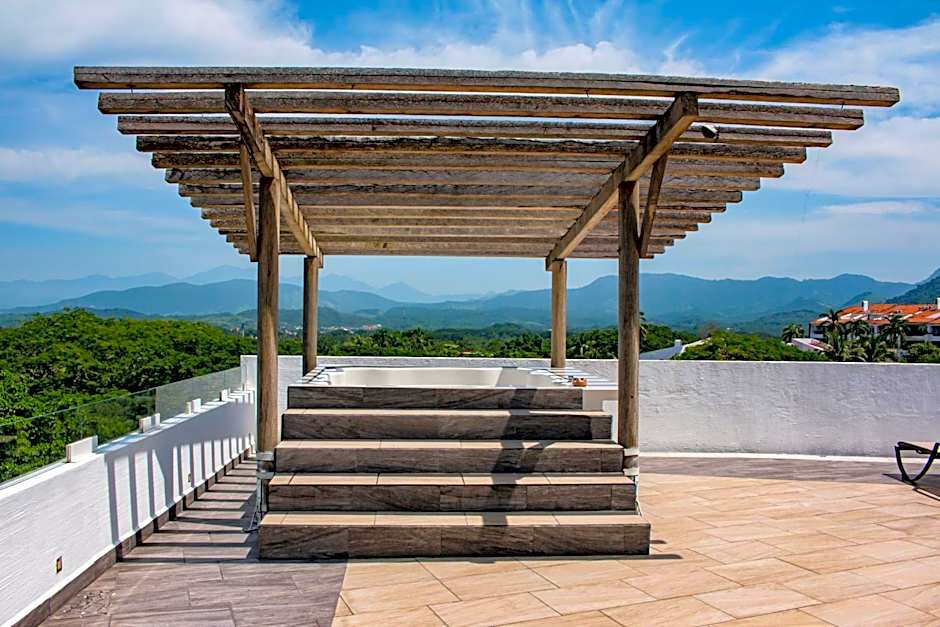 LA LOMA SUITES