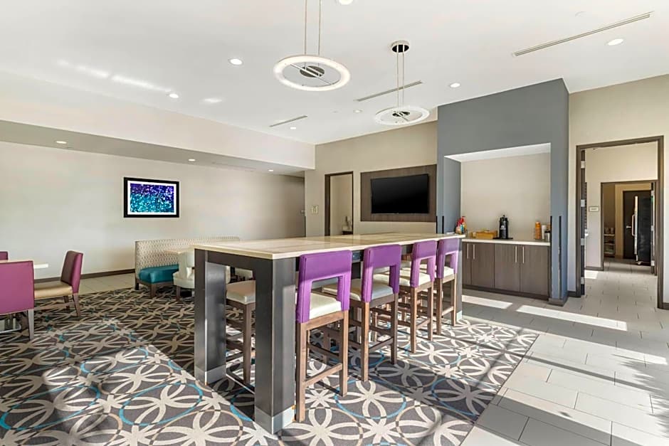 Comfort Inn & Suites