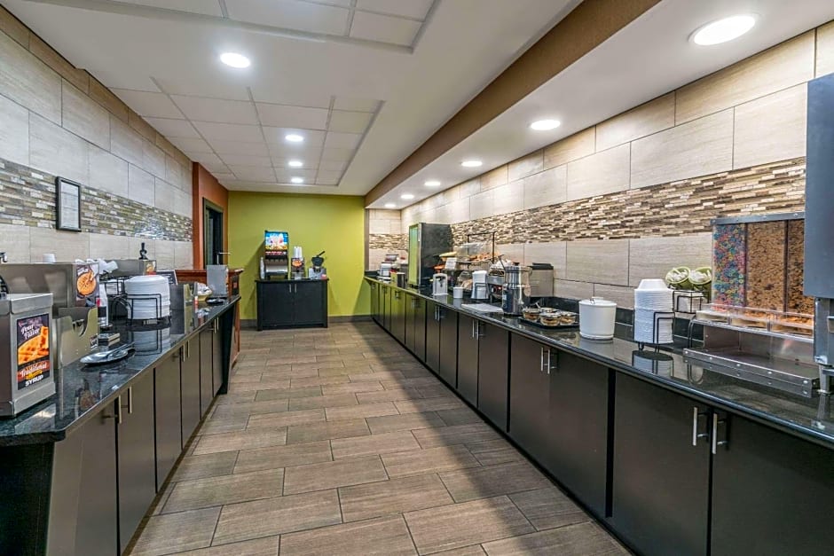 La Quinta Inn & Suites by Wyndham Clarksville