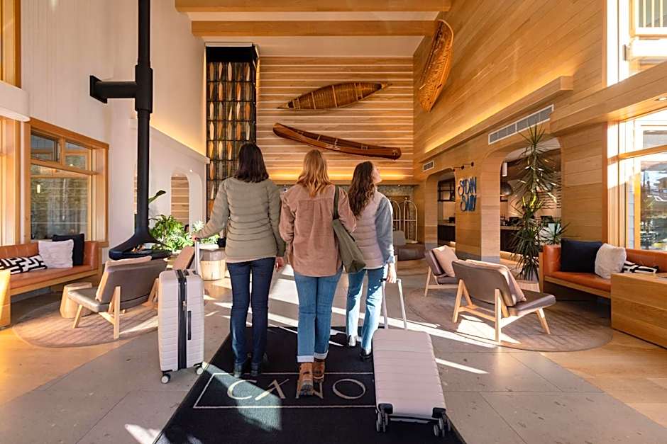 Hotel Canoe and Suites