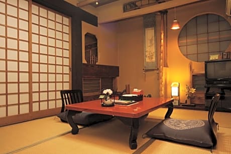 Japanese-Style Twin Room with Shared Bathroom