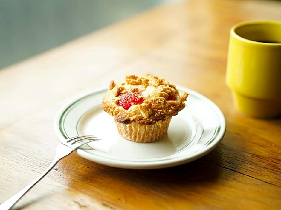 ROUTE - Cafe and Petit Hostel