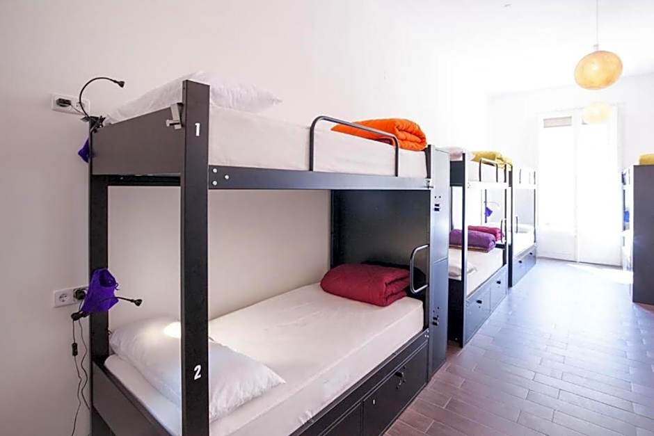 360 Hostel Barcelona Arts&Culture