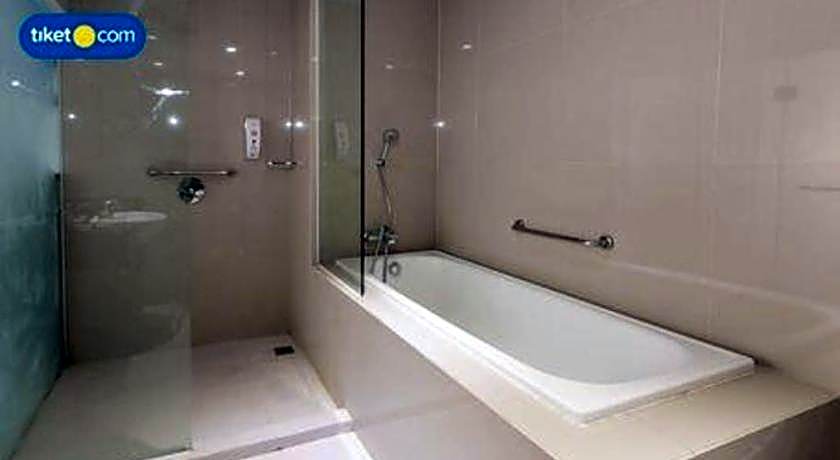 G Suites Hotel By AMITHYA