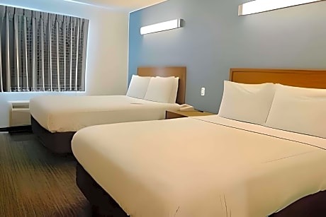 2 Double Beds Nonsmoking