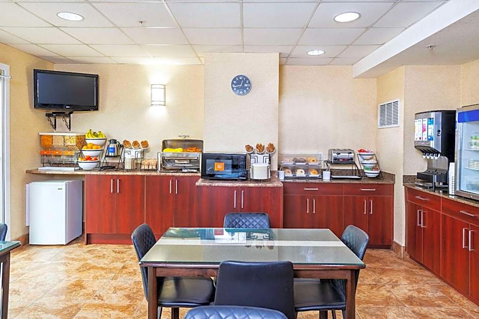 Comfort Inn & Suites Edson