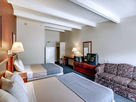 Queen Room with Two Queen Beds - Non-Smoking