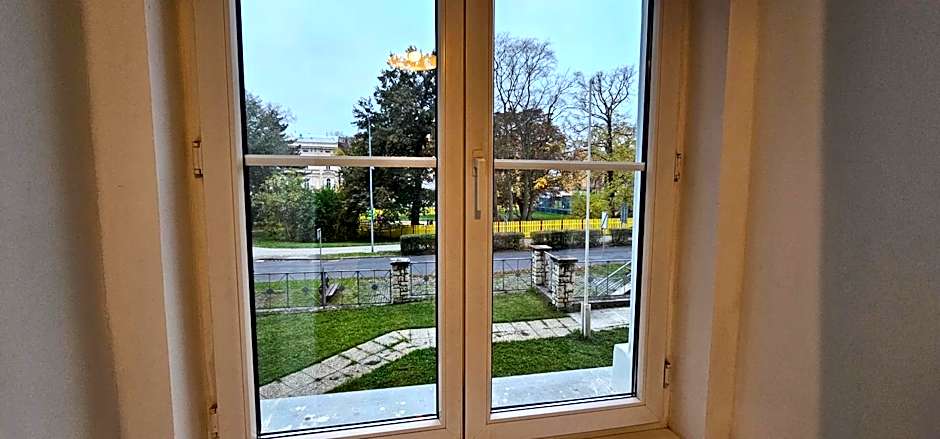 MVA House Teplice, Šanovský park