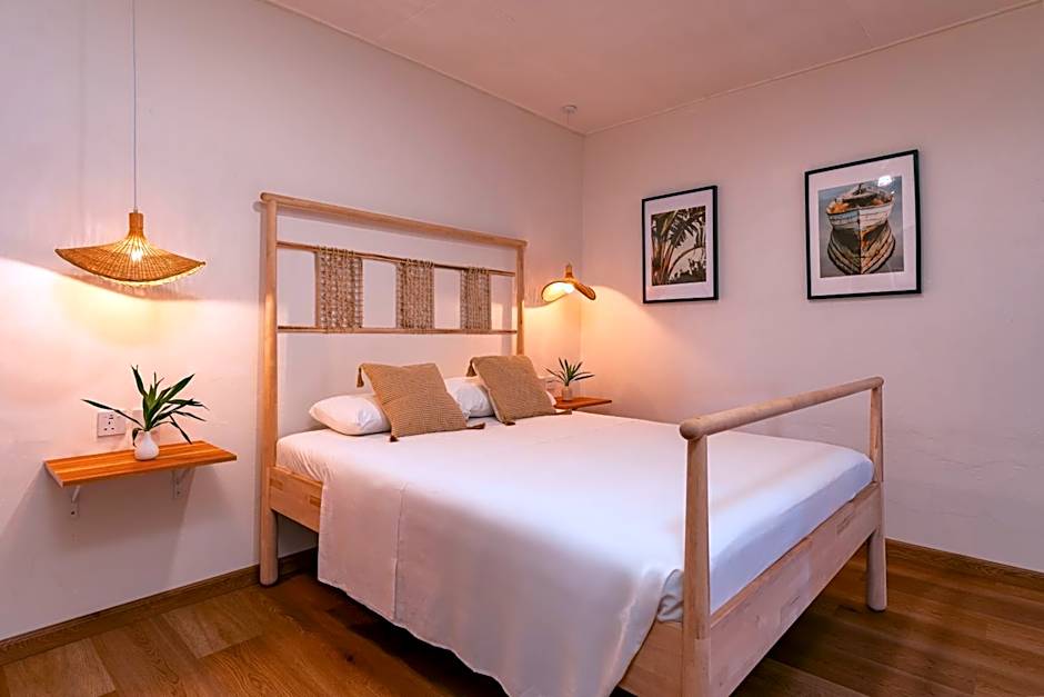 Beau Vallon Bungalows