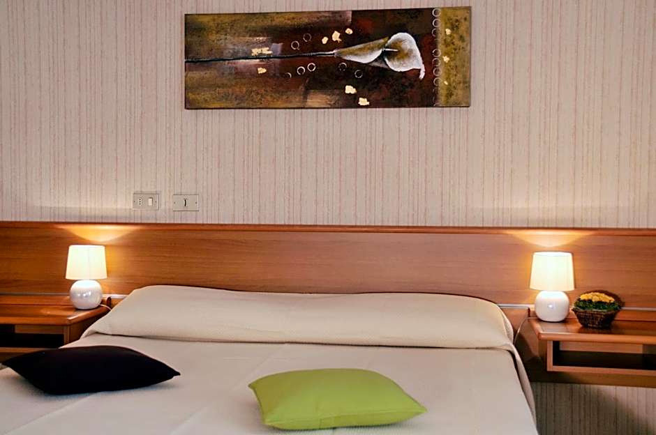 Hotel Residence Ulivi E Palme