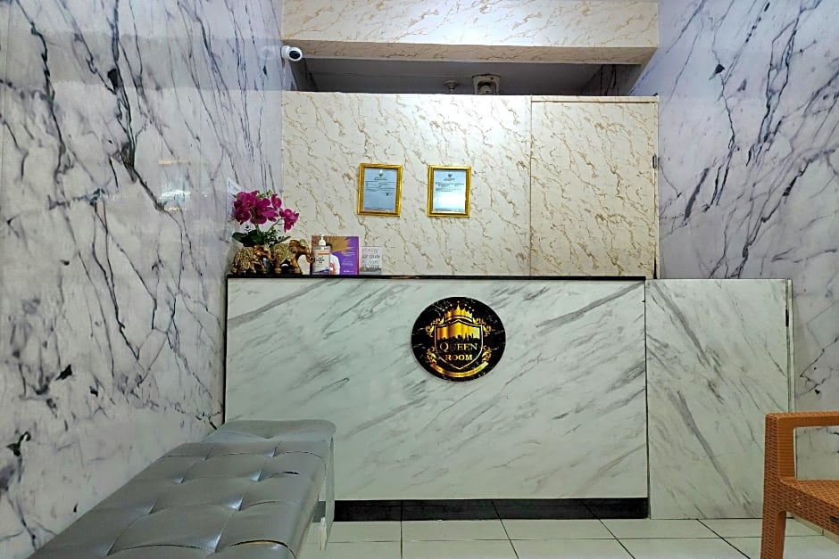 Queen Room 2 @ Grand Center Point Apartment