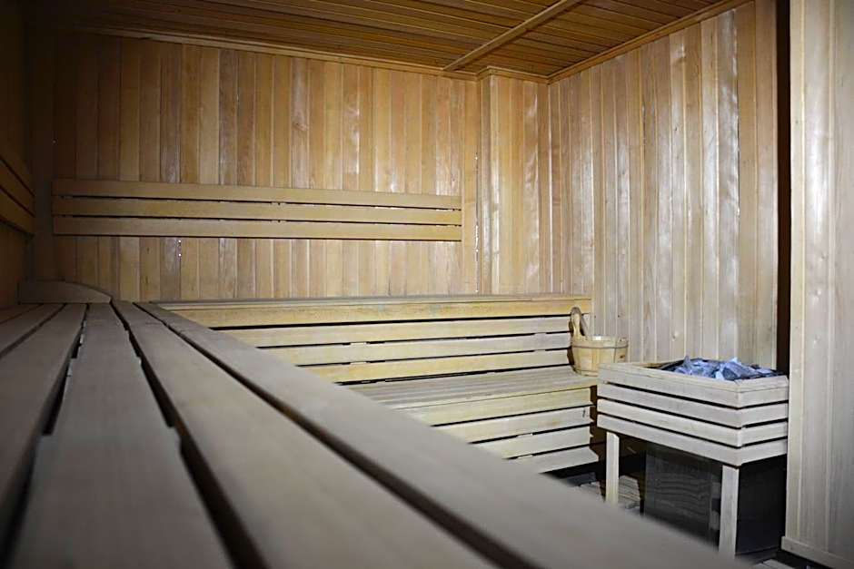 Milmari - Breakfast and pool