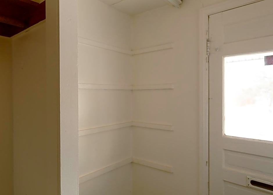 East Side Motel & Cabins