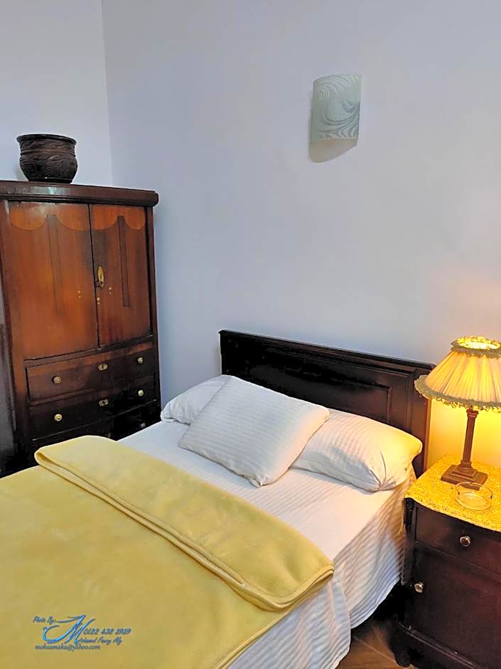 Triomphe Hostel