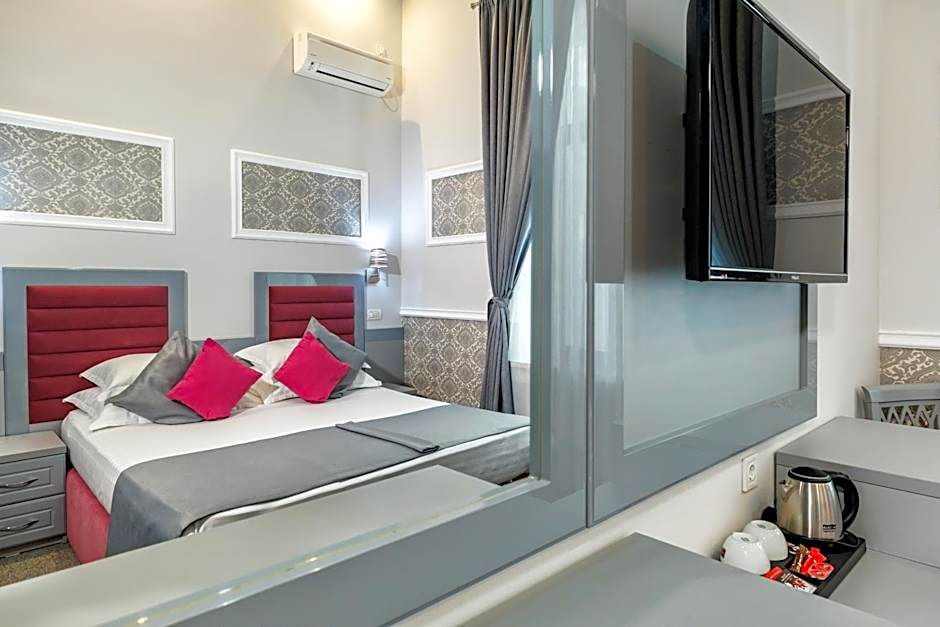 La Strada Boutique Villa