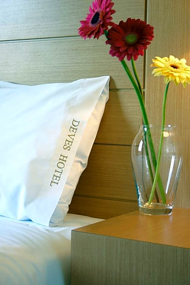 Deves Hotel