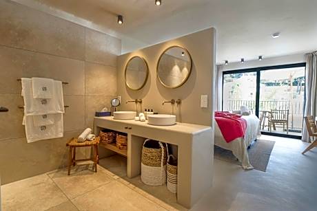 Deluxe Double or Twin Room with Pool View