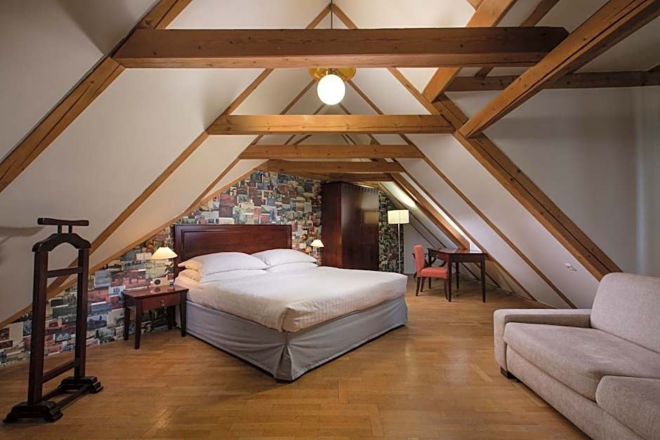 Charles Bridge Heritage Suites by SALVATOR HOTELS
