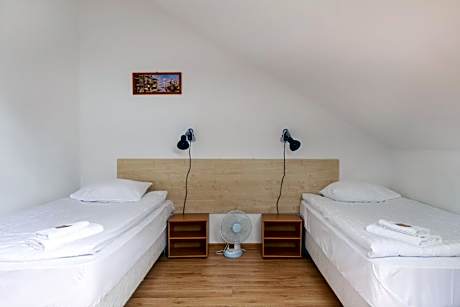 Twin Room with Shower
