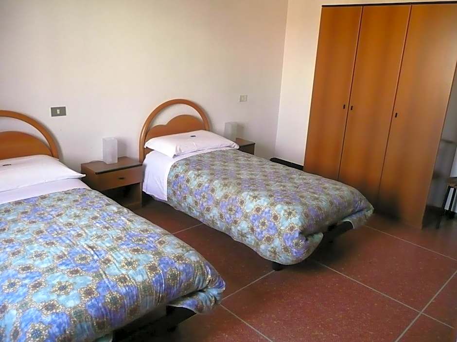 Hotel Triana e Tyche