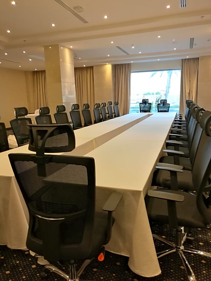 Naviti Warwick Al Khobar