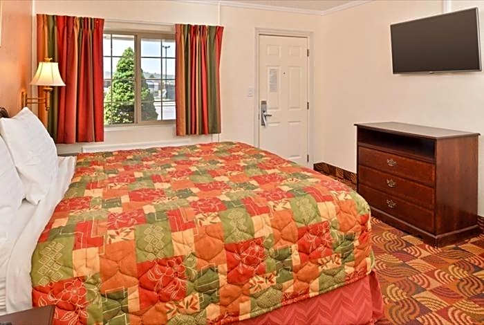 Photo 1 of 5 of 1 King Bed