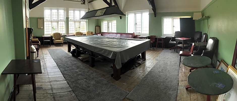 INGRAM ARMS HOTEL, HATFIELD