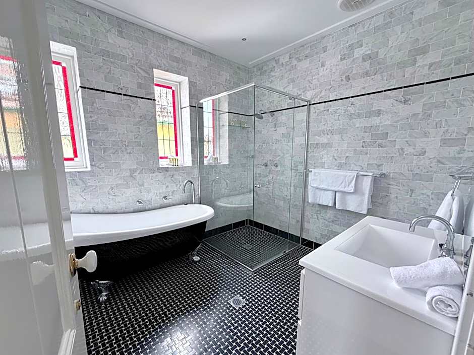 Carrington Hotel