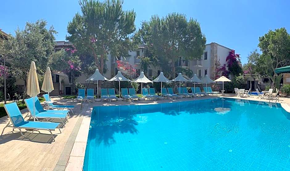 Moonshine Hotel & Suites