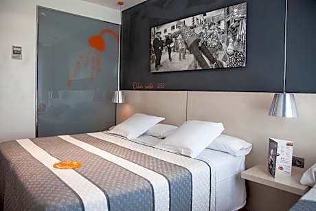 Double or Twin Room with Free Parking - Single Use